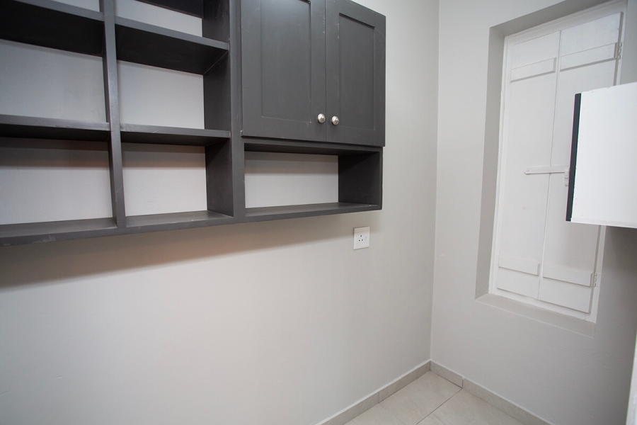 To Let 5 Bedroom Property for Rent in Moorreesburg Western Cape